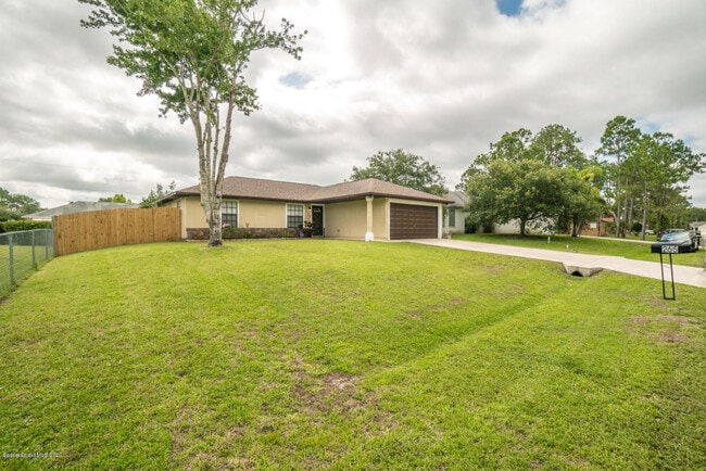 265 Winfall Ave SW in Palm Bay, FL - Building Photo - Building Photo