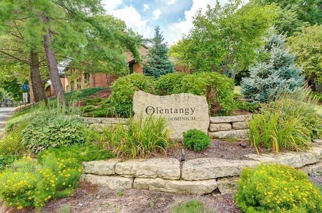 property at 652 Olde Towne Ave