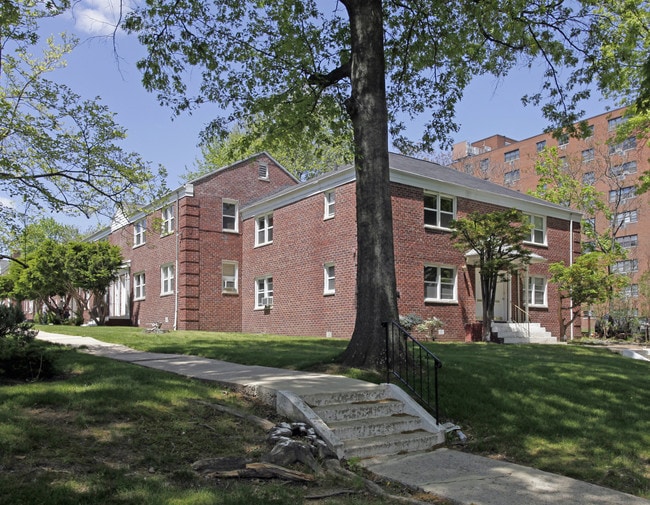 Center Street Apartments