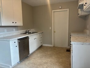 335 Cummins St in Jackson, MS - Building Photo - Building Photo