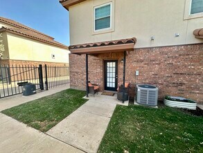 2108 Main St in Lubbock, TX - Building Photo - Building Photo