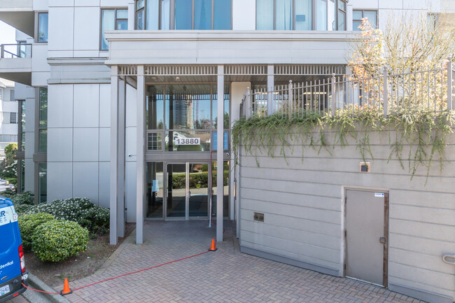 13880 101 Ave in Surrey, BC - Building Photo - Building Photo