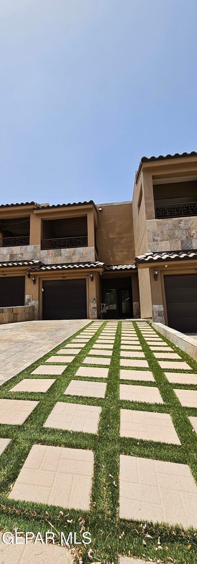 704 Espada Dr in El Paso, TX - Building Photo - Building Photo