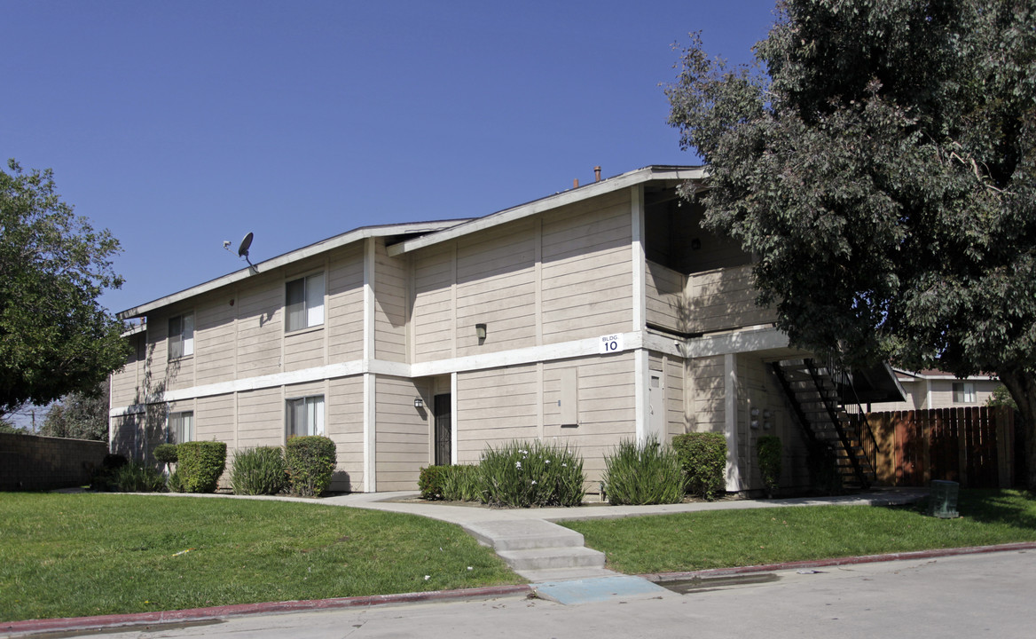 Marygold Villas in Bloomington, CA - Building Photo