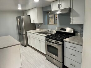 6222 S Albany Ave, Unit GardenUnit in Chicago, IL - Building Photo - Building Photo