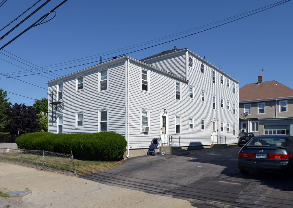 644 Central Ave in Pawtucket, RI - Foto de edificio