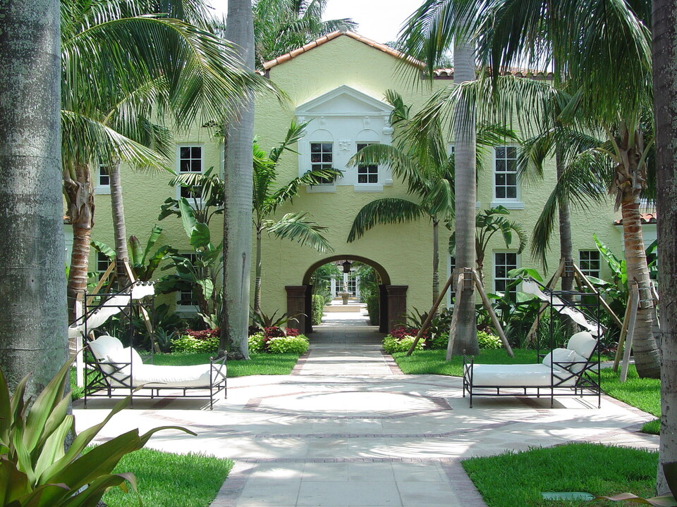 301 Australian Ave in Palm Beach, FL - Building Photo