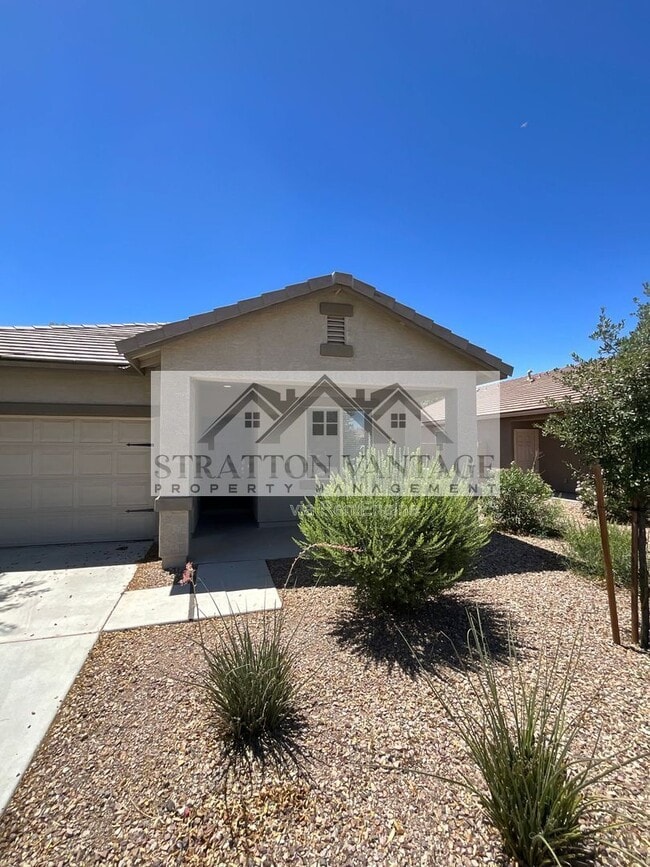 24531 W Mobile Ln in Buckeye, AZ - Building Photo - Building Photo
