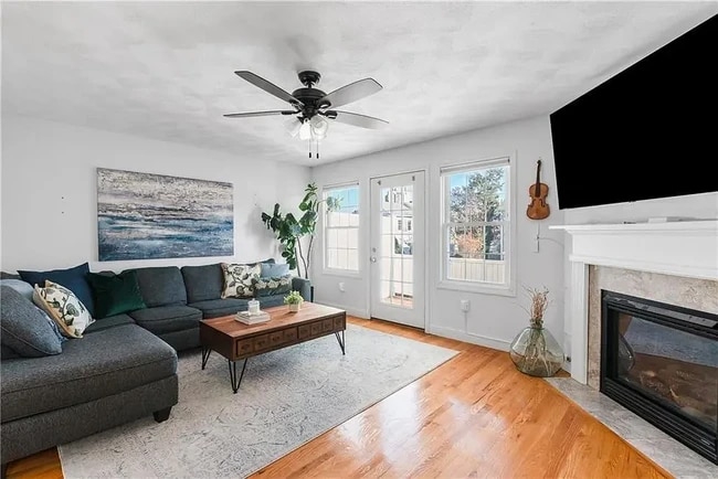 property at 6 Pallas St