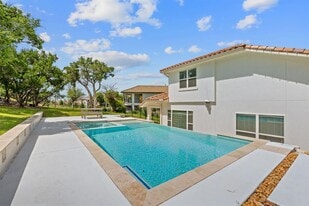 104 Majestic Arroyo Way in Lakeway, TX - Building Photo