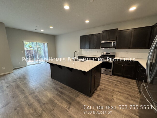 9400 N Alder St in Camas, WA - Foto de edificio - Building Photo