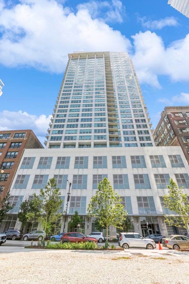 property at 701 S Wells St