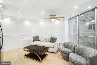 226 Rittenhouse Sq in Philadelphia, PA - Building Photo - Building Photo