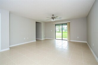 367 W Aster Ct in Kissimmee, FL - Building Photo - Building Photo
