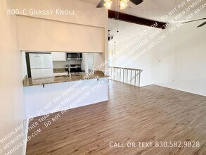 800 Grassy Knoll in Horseshoe Bay, TX - Building Photo - Building Photo
