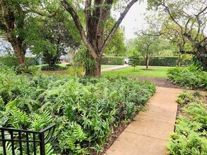 5605 SW 80th St in Miami, FL - Building Photo - Building Photo