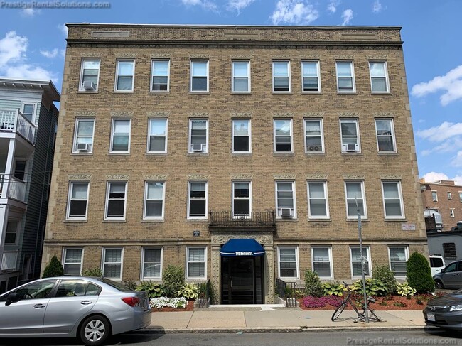 170 Kelton St, Unit 2 in Boston, MA - Building Photo - Building Photo