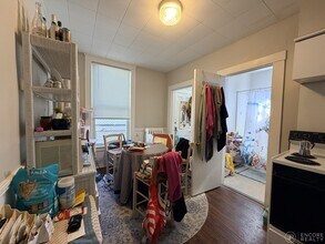 8A Forest St. Unit 1L, Unit 1L in Cambridge, MA - Foto de edificio - Building Photo