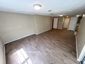 1240 Waterside Ln in Venice, FL - Building Photo - Building Photo