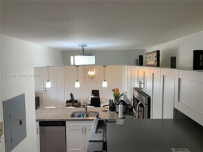 8660 SW 212th St in Cutler Bay, FL - Building Photo - Building Photo