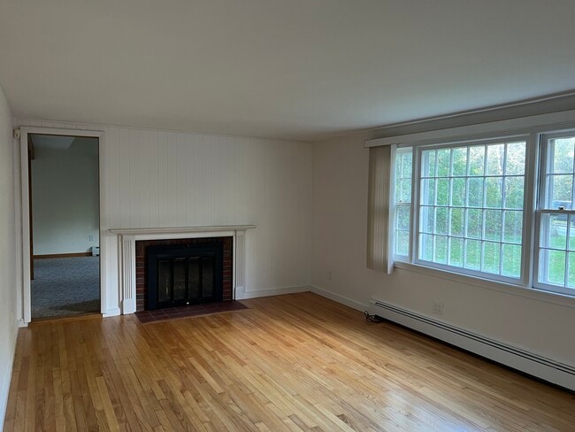 118 Putnam Rd, Unit 1st floor
