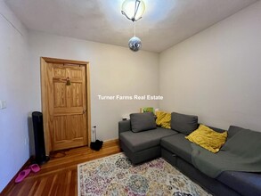 27 Princeton St, Unit 2 in Medford, MA - Building Photo - Building Photo