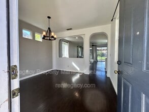 300 Dedham Ct in Lincoln, CA - Building Photo - Building Photo