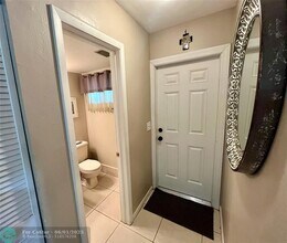 466 SE 14th St in Dania Beach, FL - Building Photo - Building Photo