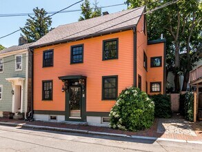 2 Atwood St in Newburyport, MA - Building Photo - Building Photo