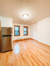 137 E Houston St in New York, NY - Building Photo - Building Photo