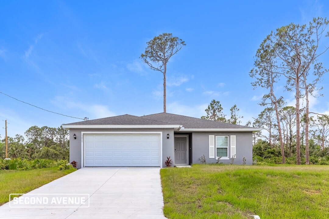 13411 Mary Jo Ave in Port Charlotte, FL - Building Photo