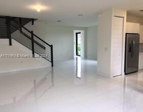 10597 NW 81st Terrace in Doral, FL - Building Photo - Building Photo