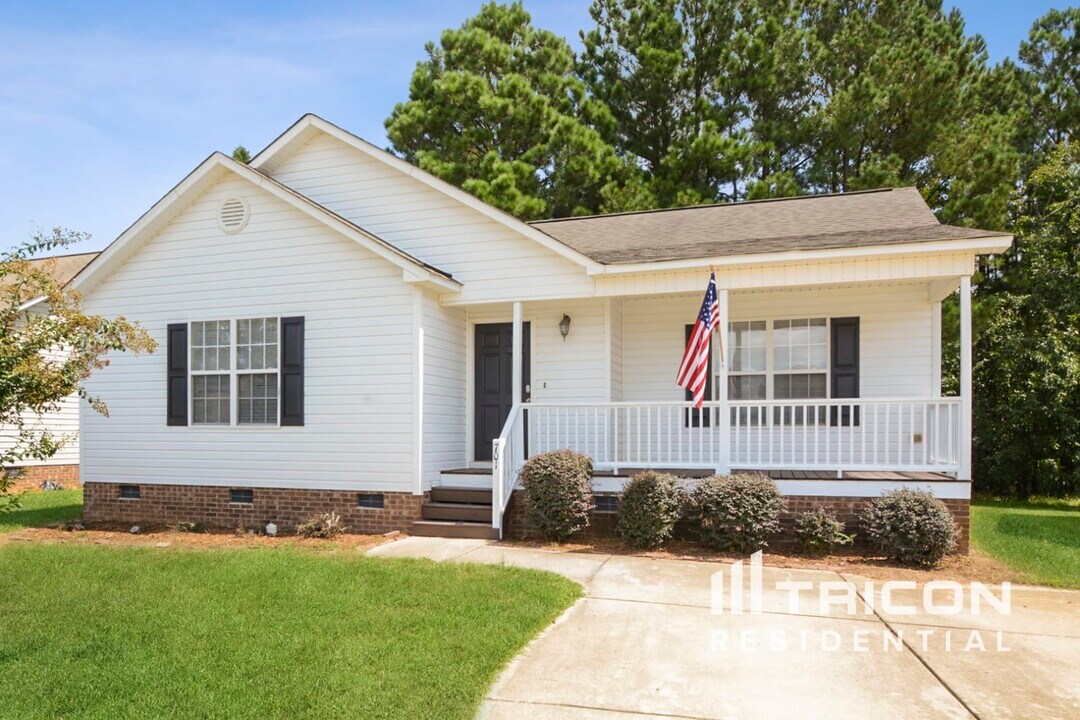 701 Avondale Dr in Clayton, NC - Building Photo