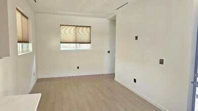 11334 Oxnard St in North Hollywood, CA - Foto de edificio - Building Photo