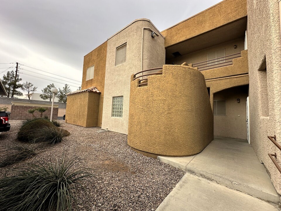 6879 Tamarus St in Las Vegas, NV - Building Photo