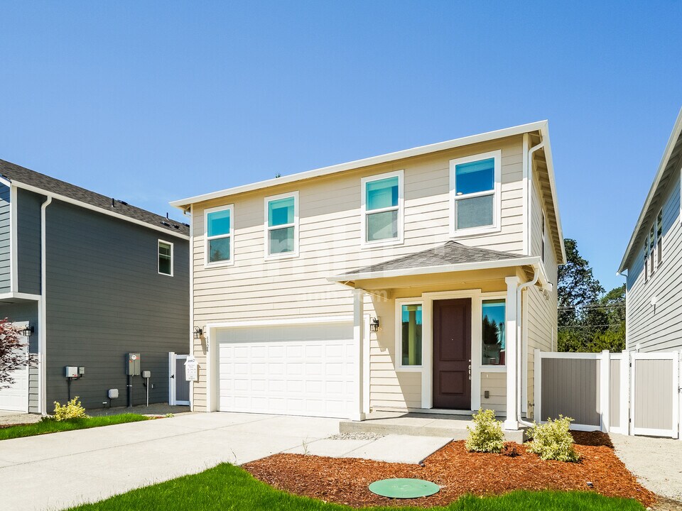 9008 50th Ave SE in Olympia, WA - Building Photo
