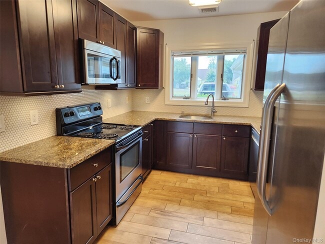 827 E Park Ave in Long Beach, NY - Building Photo - Building Photo