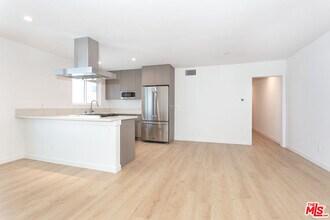 955 Croft Ave in Los Angeles, CA - Building Photo - Building Photo