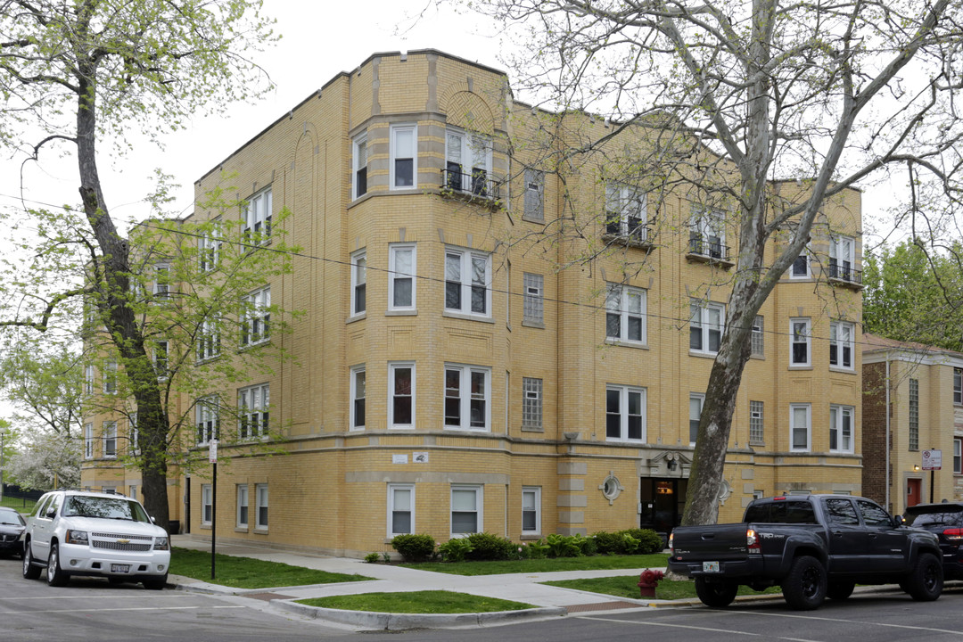 Claremont in Chicago, IL - Foto de edificio