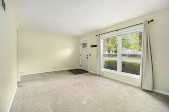 2721 Glendale Blvd in Kalamazoo, MI - Building Photo - Building Photo