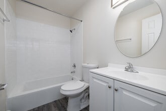 Hopewell Gardens in Hopewell Junction, NY - Foto de edificio - Interior Photo
