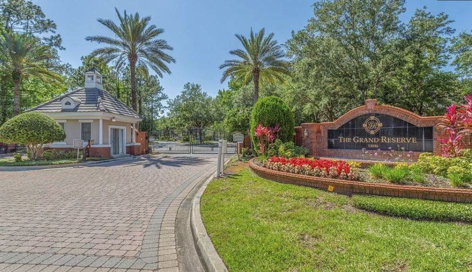13810 Sutton Park Dr N, Unit 1137 in Jacksonville, FL - Building Photo