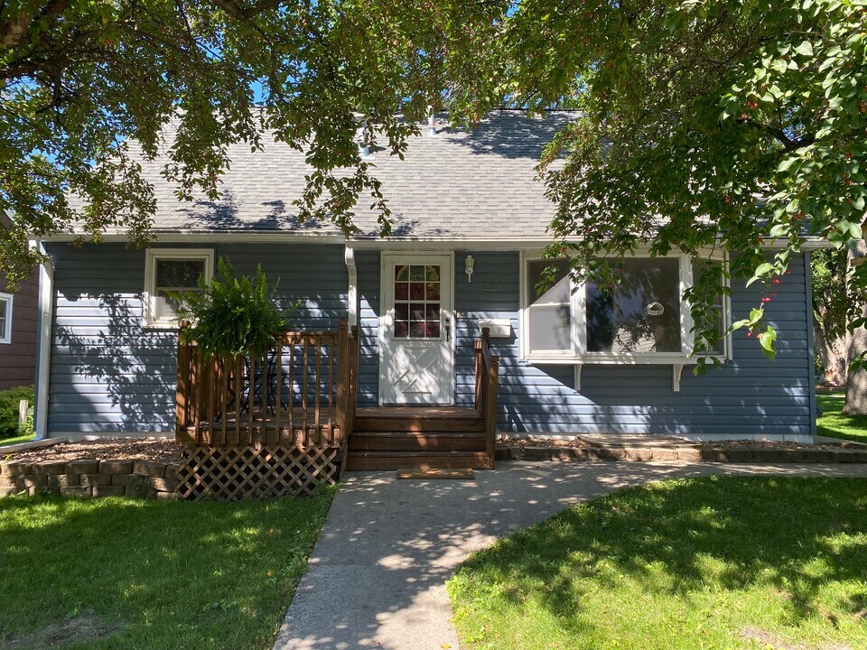 226 Marcy St, Unit A3630307 in Mankato, MN - Building Photo