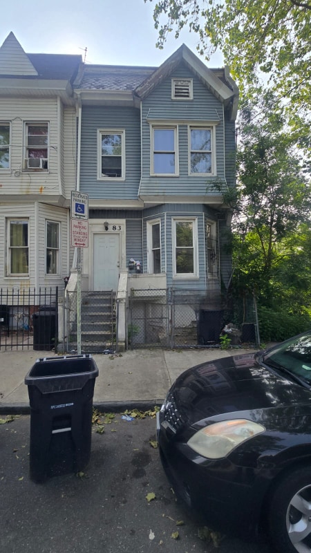 83 Garside St