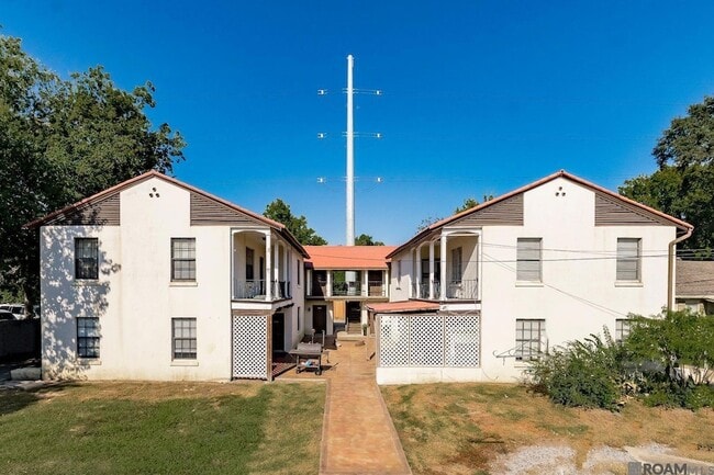 property at 3003 Greenwood Dr