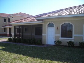 1736 Coriander Dr in Poinciana, FL - Building Photo