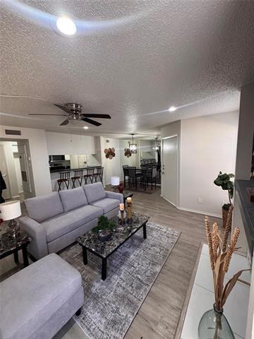 12480 Abrams Rd in Dallas, TX - Building Photo