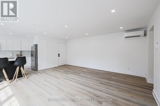 383 Spadina Rd in Toronto, ON - Building Photo - Building Photo