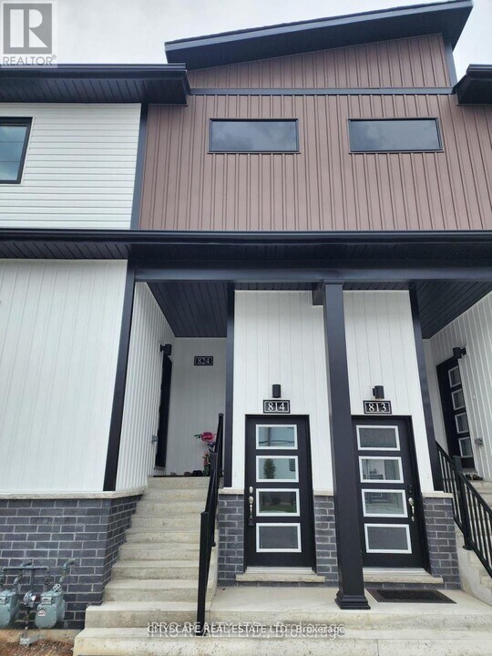 4263 Fourth Ave in Niagara Falls, ON - Building Photo