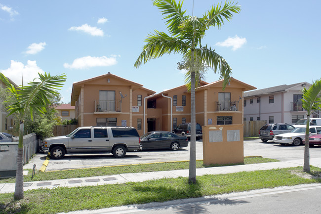 5755 W 26th Ave in Hialeah, FL - Building Photo - Building Photo